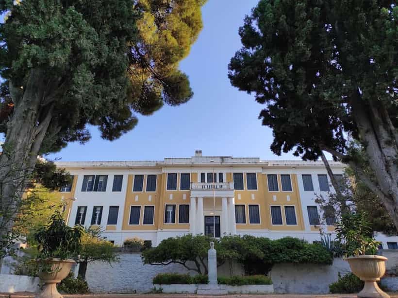 Anargyreos & Korgialeneios School of Spetses - AKSS