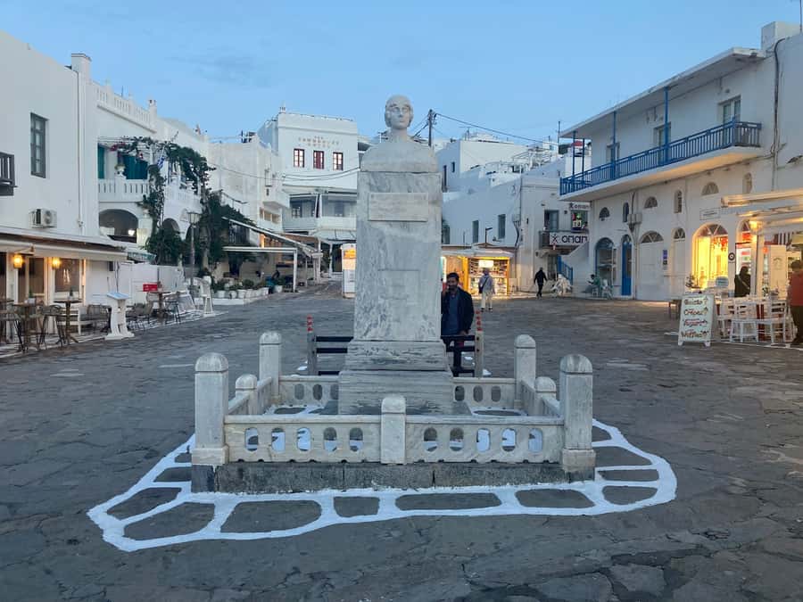 Manto Mavrogenous Statue