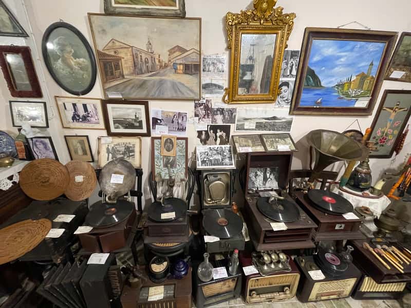 Phonograph, Radio and Traditional Museum — 2