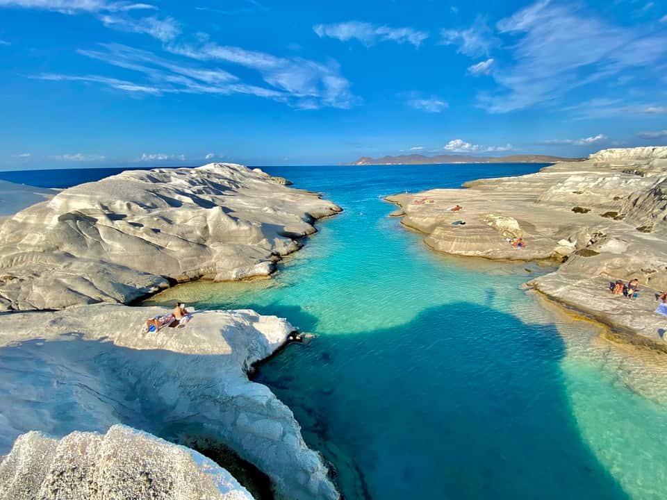 Milos Beyond the Postcard: Kleftiko, Sarakiniko and the Coast in Between