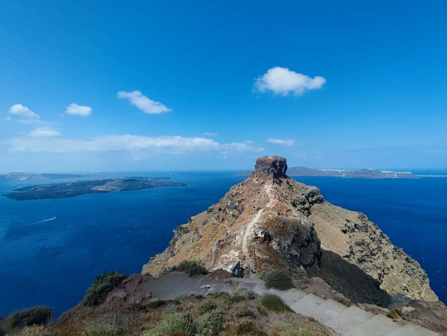 Santorini vs Mykonos: An Honest Comparison Before You Book