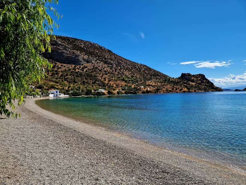 Proti paralia Agiou Isidorou Antikyras