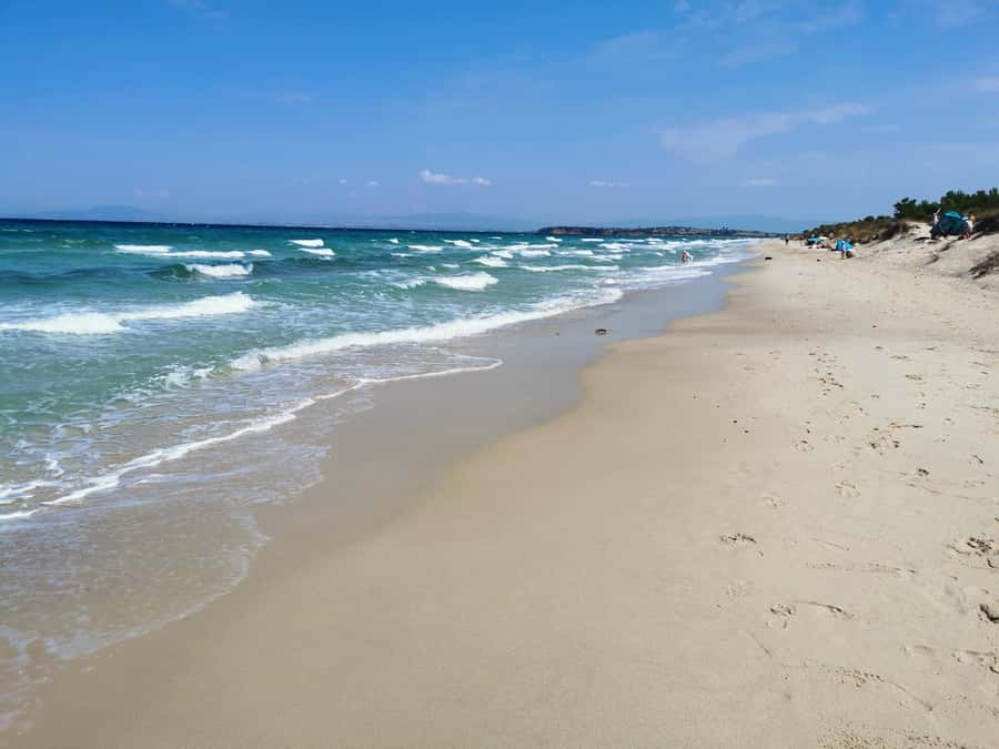 Stavronikita Beach