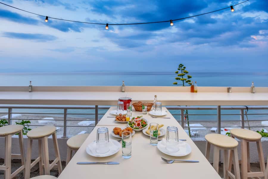 Agora Beach - Greek Kouzina & Beach Bar