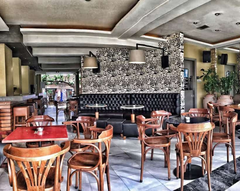 cafe Du Lac bar