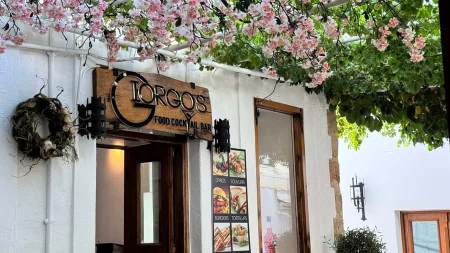 Giorgos Food & Cocktail Bar