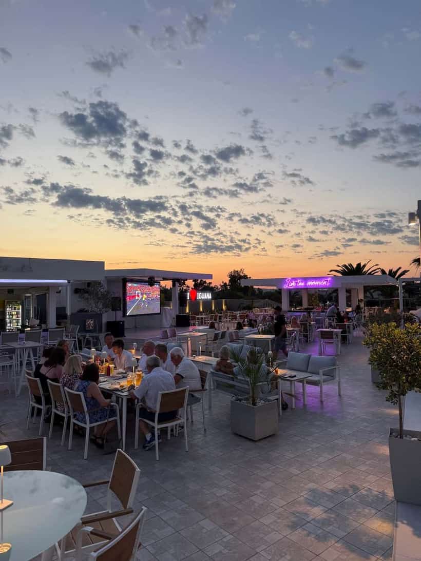 Iguana Bar