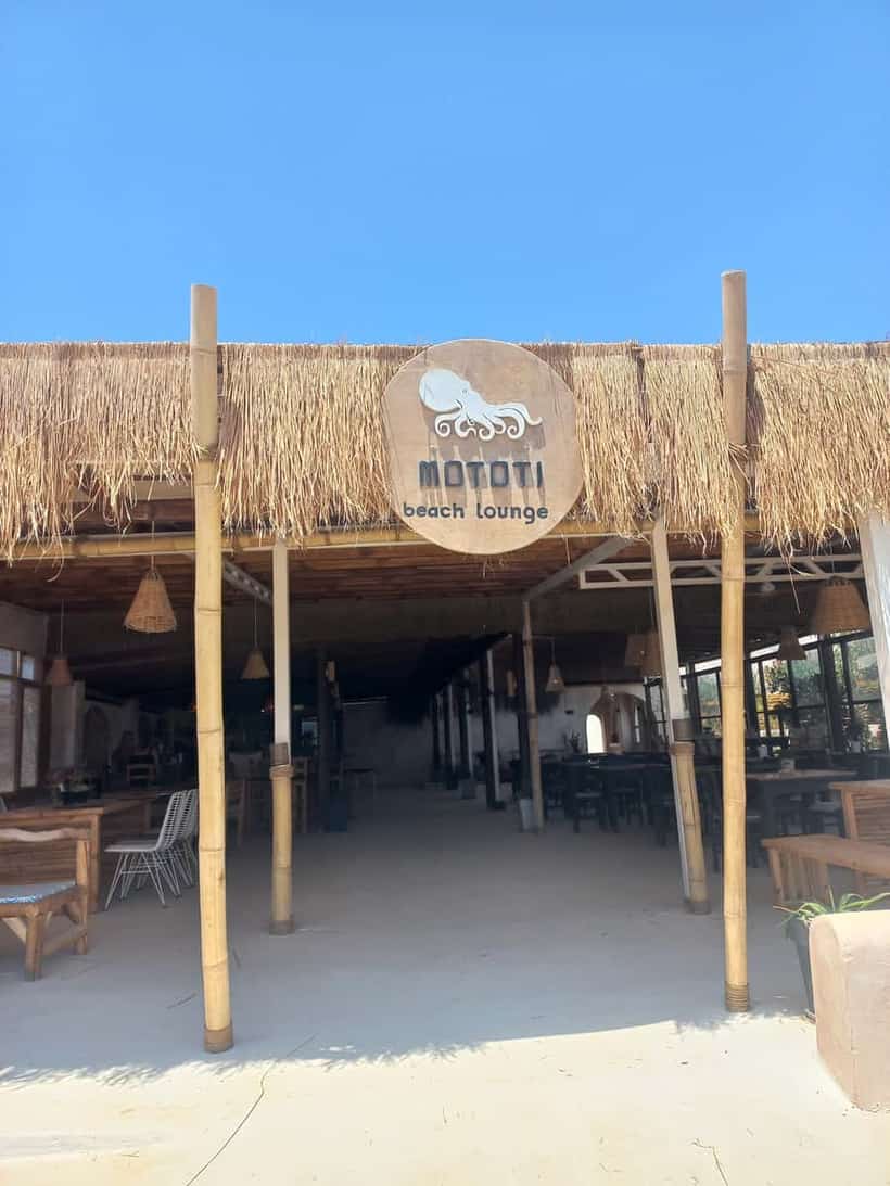 Mototi Beach Lounge
