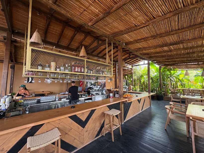 Sirens Beach Bar & Bistro
