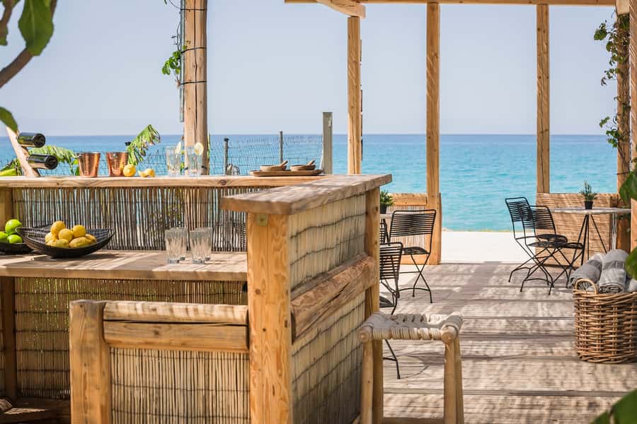 F ZEEN KEFALONIA - Adults Only