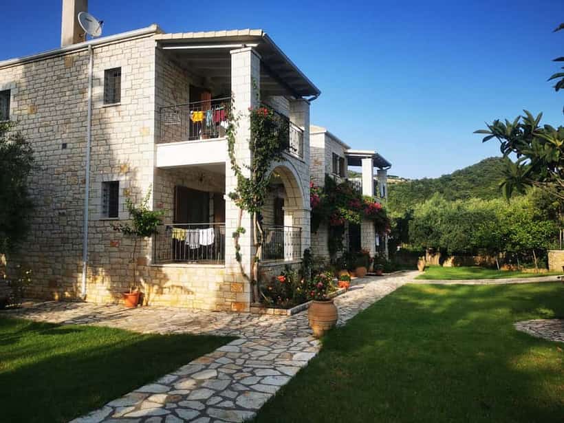 Mikros Paradisos Hotel
