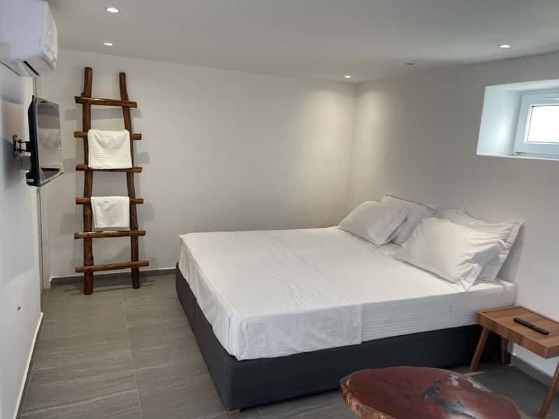 Mykonos Eight — 2