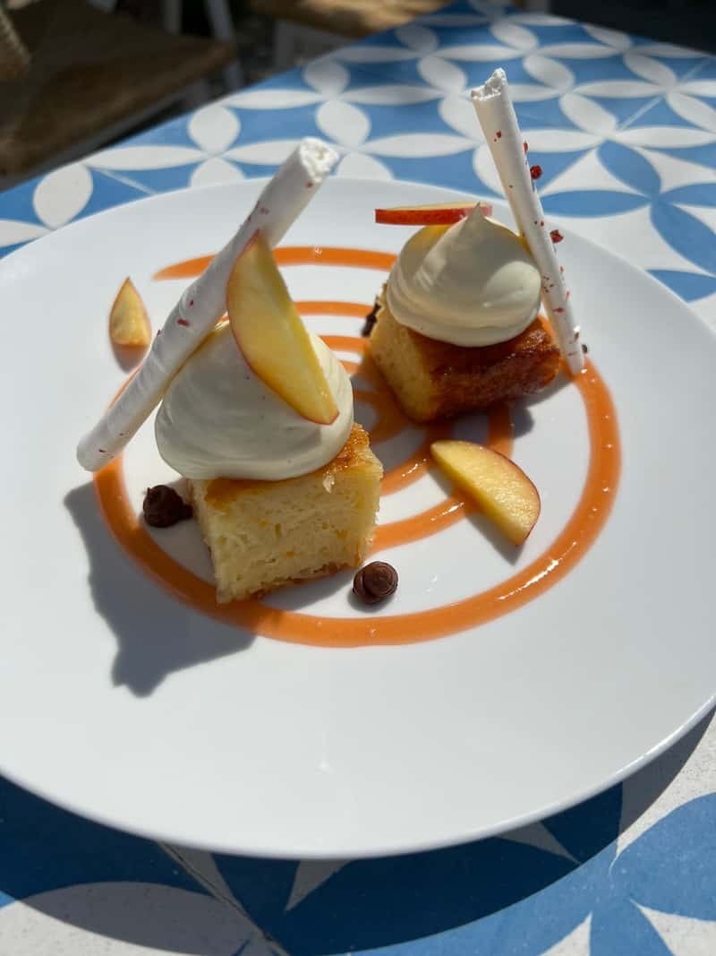 Alyelo Bar Restaurant — 2