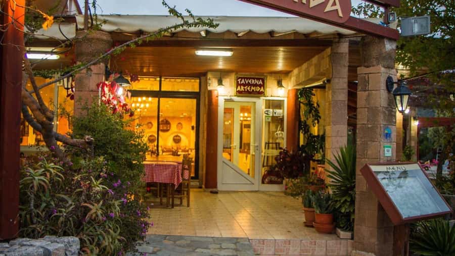 Artemida traditional taverna