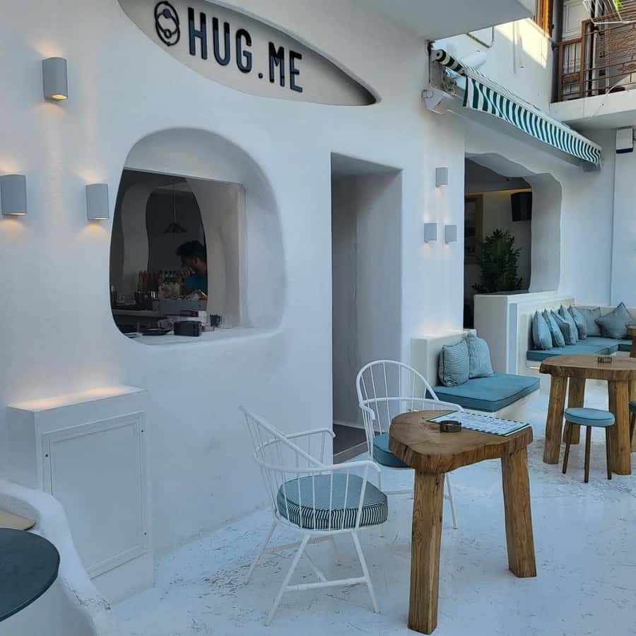 Hug Me Naxos