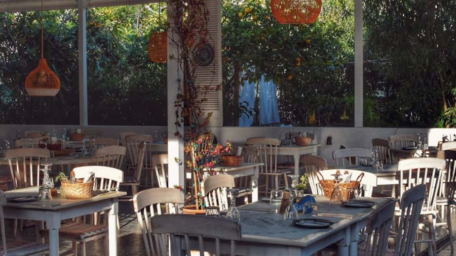 Johnny's Restaurant & Bar