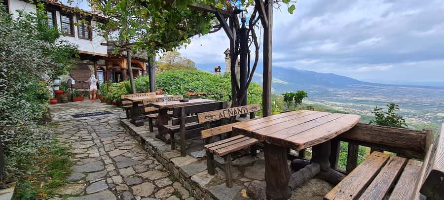 "TO PETRINO" Taverna