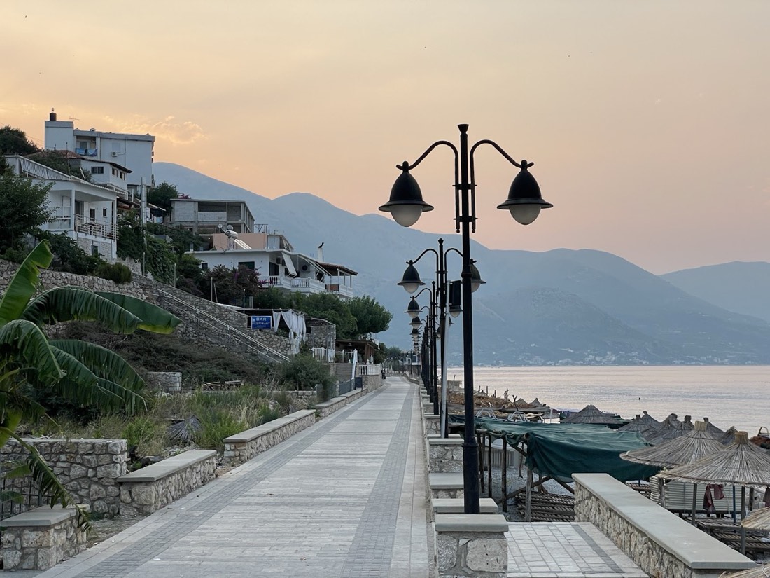 Plazhi "Vau"