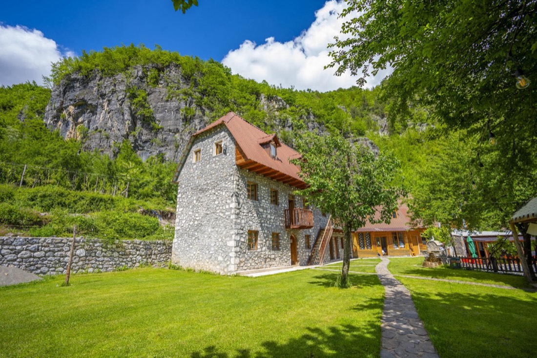 Bujtina Berishta 2