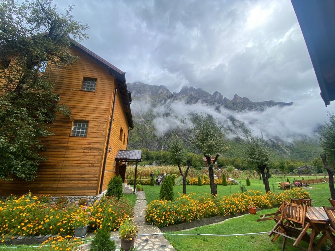 Guesthouse Mehmeti