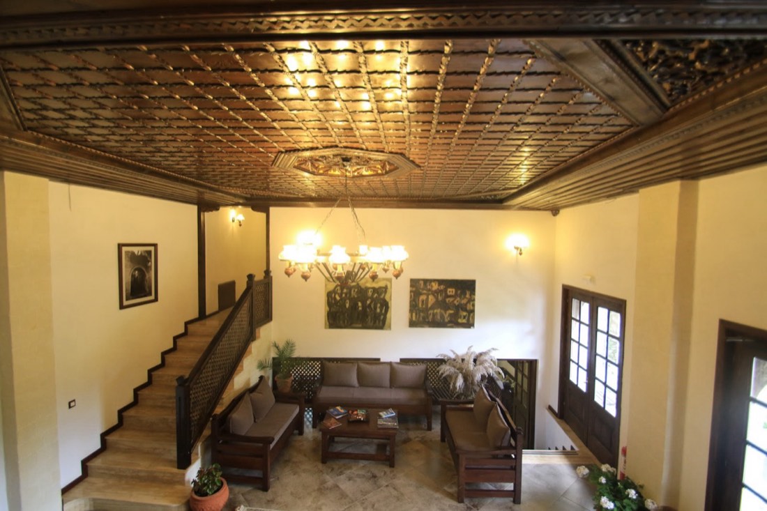 Muzaka Boutique Hotel & Wine Bar