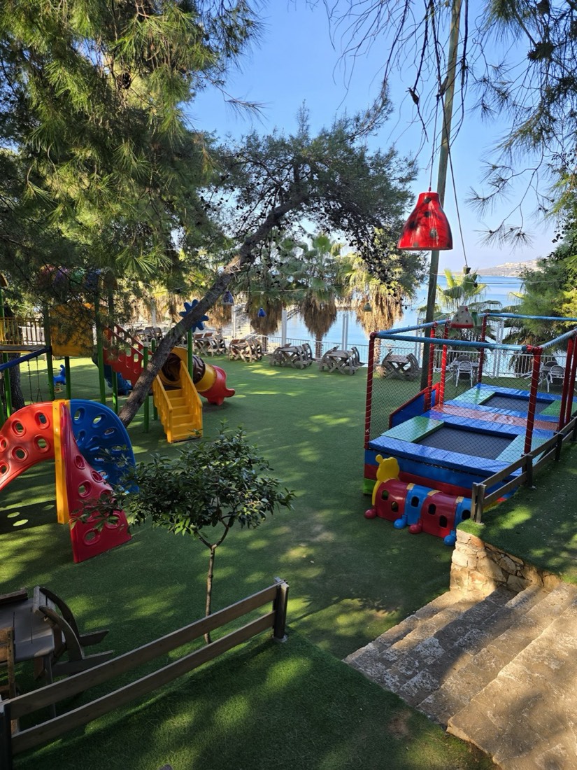 Santa Quaranta "Premium Resort" 2