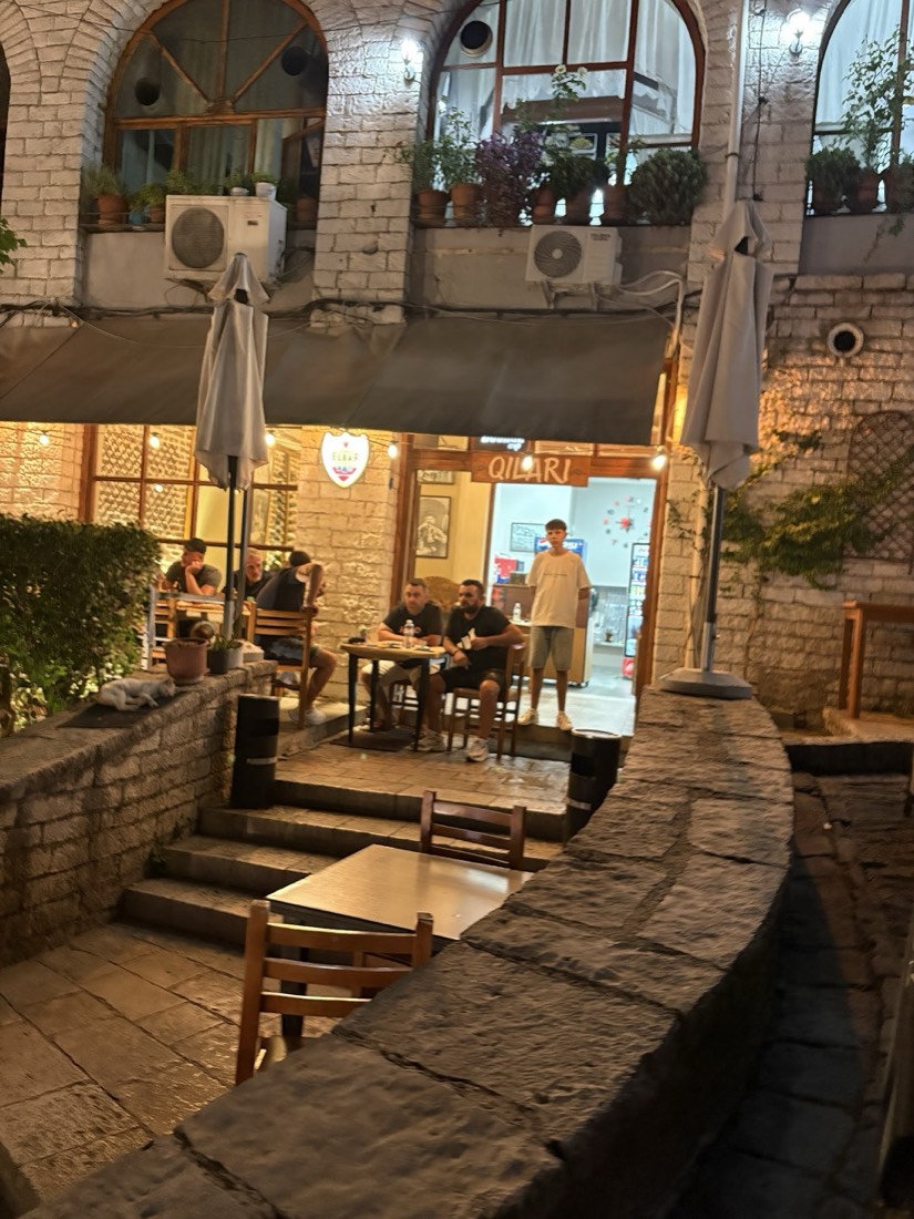 Bar Restaurant Qilari 2