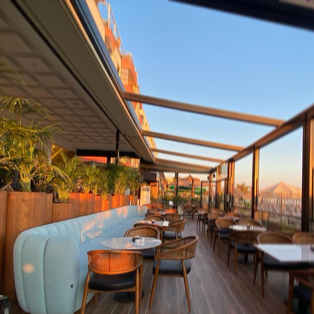F L U C T U S Resto&Lounge&coffe 2