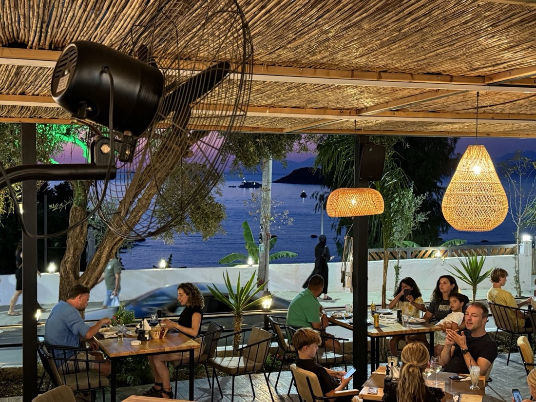 Malibu Resto Lounge & Pizza 2