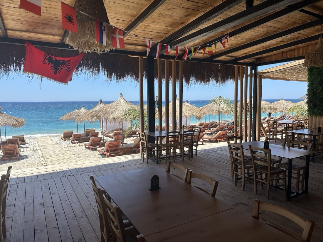 Menadria Beach Bar & Restaurant 2