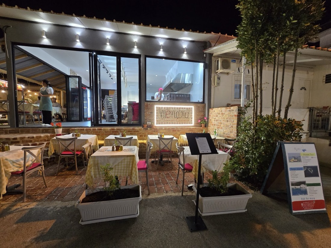 Mëndra Traditional Albanian Restaurant
