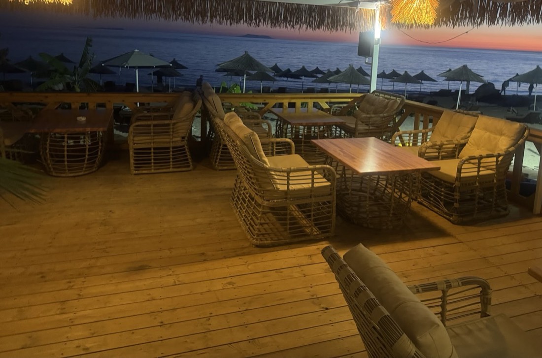 Piccadilly Beach Bar & Restaurant