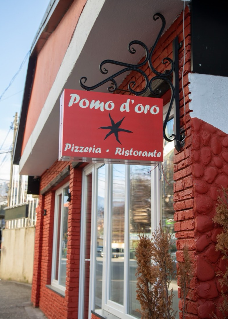 Pomo d'oro Pizzeria Ristorante 2