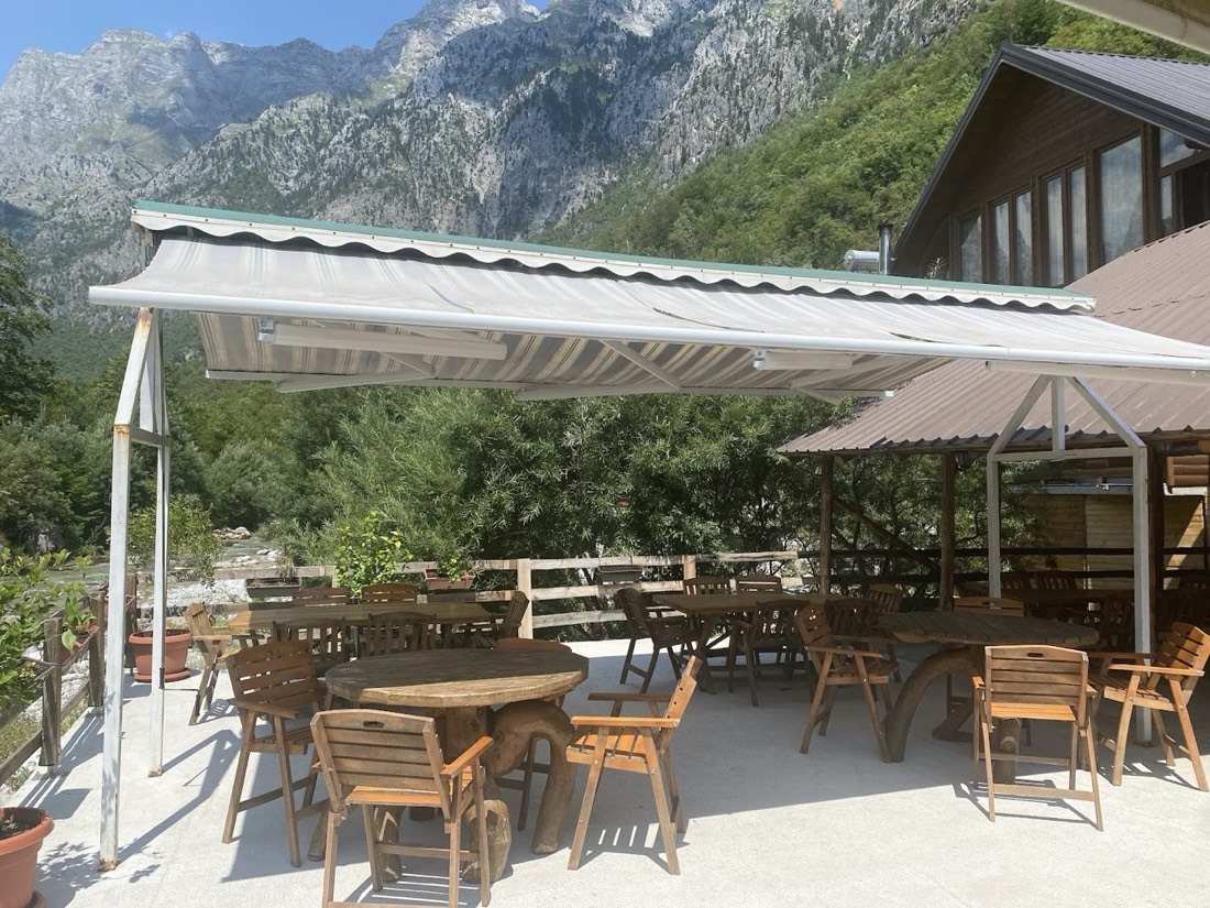 Relax Valbona Hotel Restaurant 2
