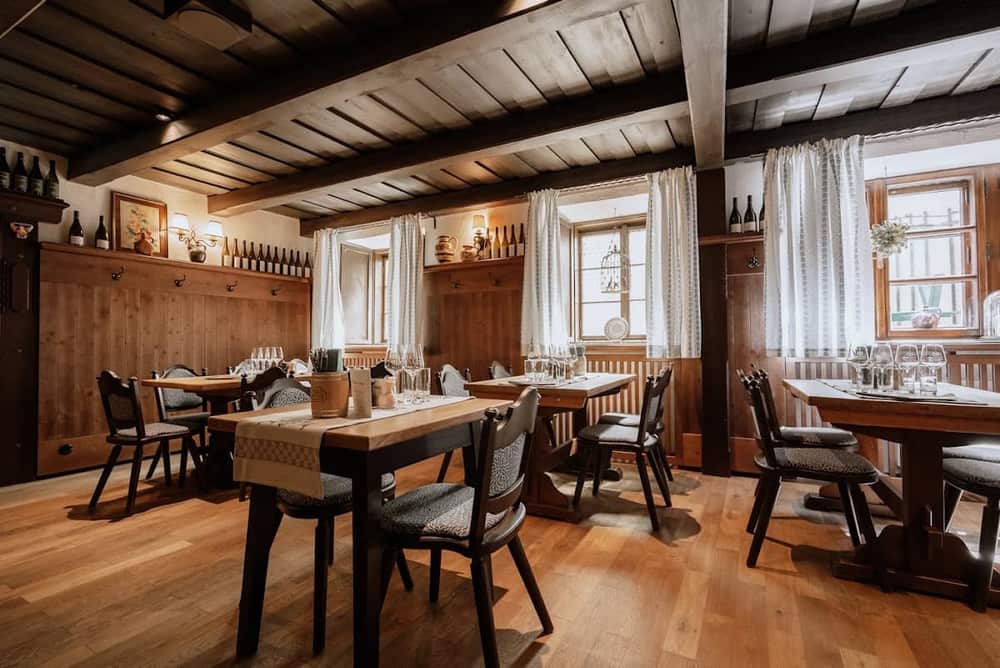 Ghidul Heurigen: cum funcționează tavernele de vin ale Vienei și unde să mergi