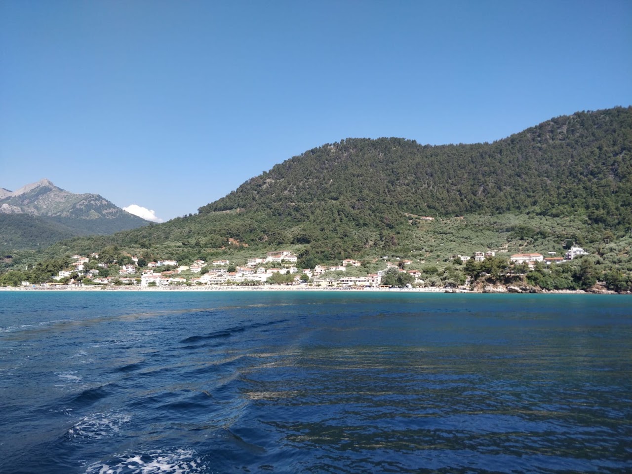 Thassos în august: cum supraviețuiești celei mai aglomerate luni — articol Thassos.online
