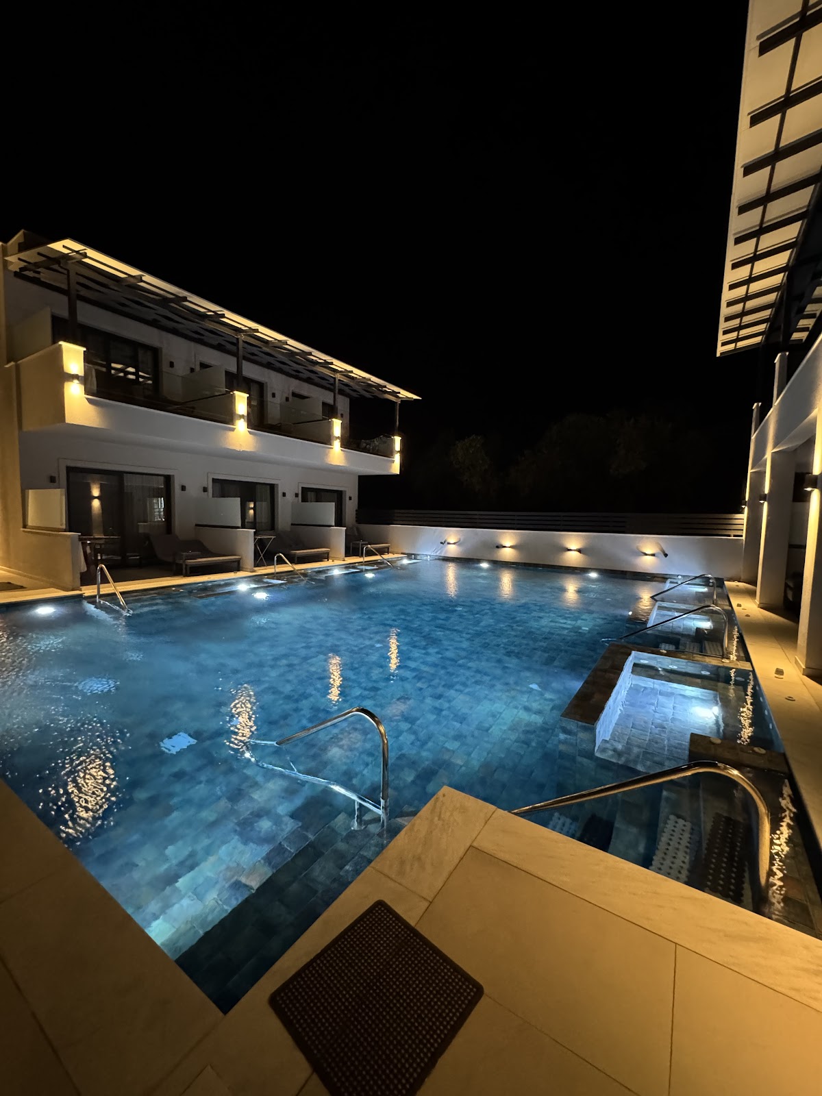 Alora Luxury Suites, Thassos