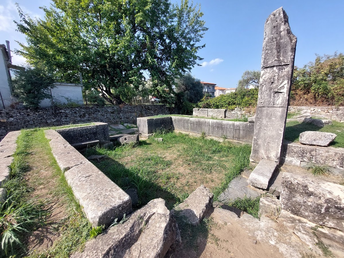 Gate of Zeus & Hera — Situri Arheologice în Thassos
