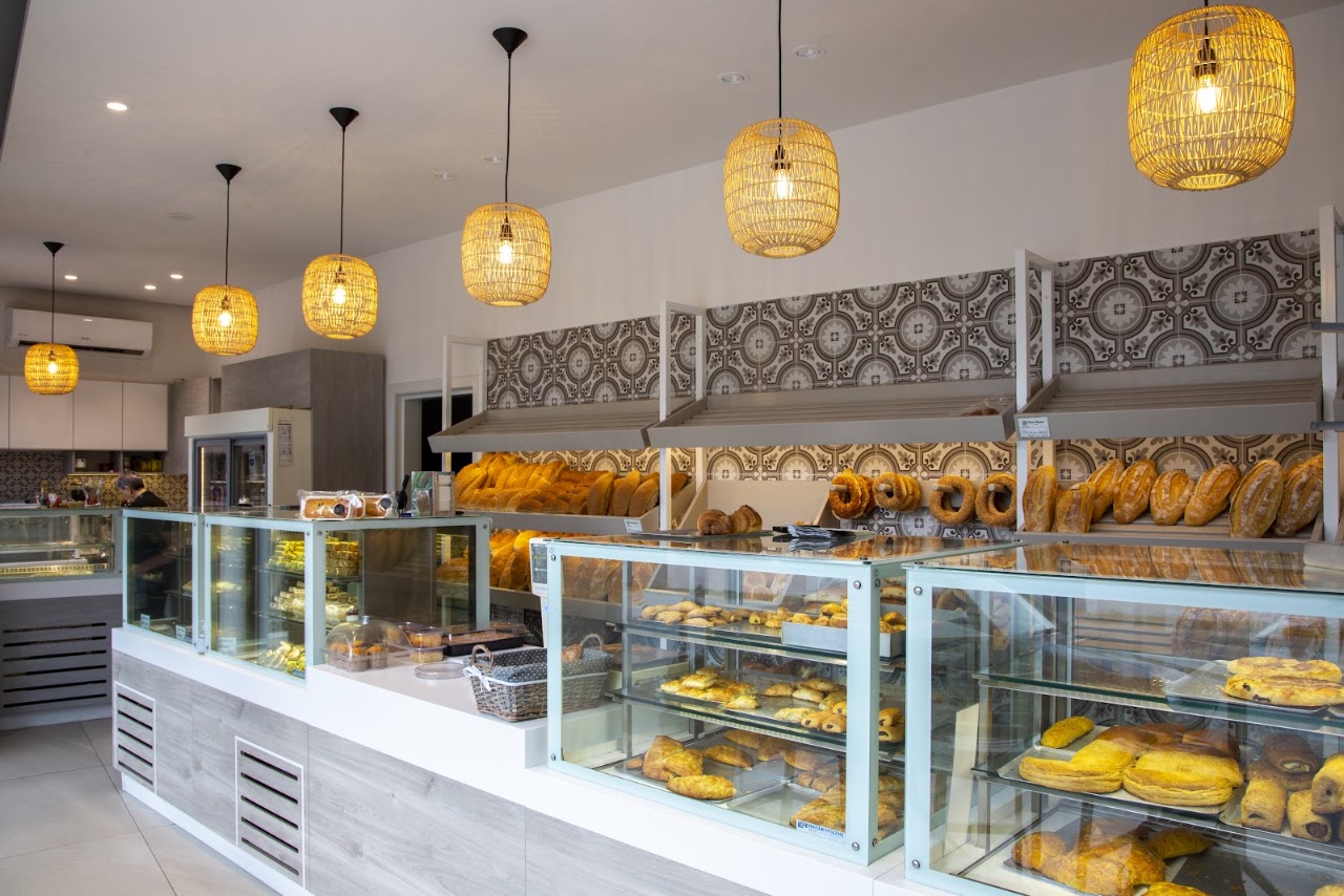 Petrinos Fournos Bakery — Comercianți în Thassos