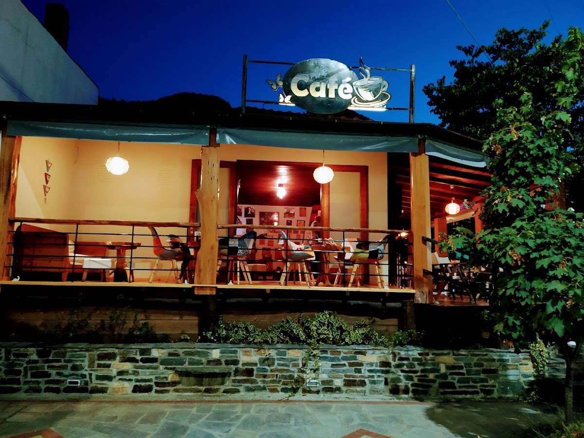 Art Café & Pizza — tavernă în Skala Panagia, Thassos