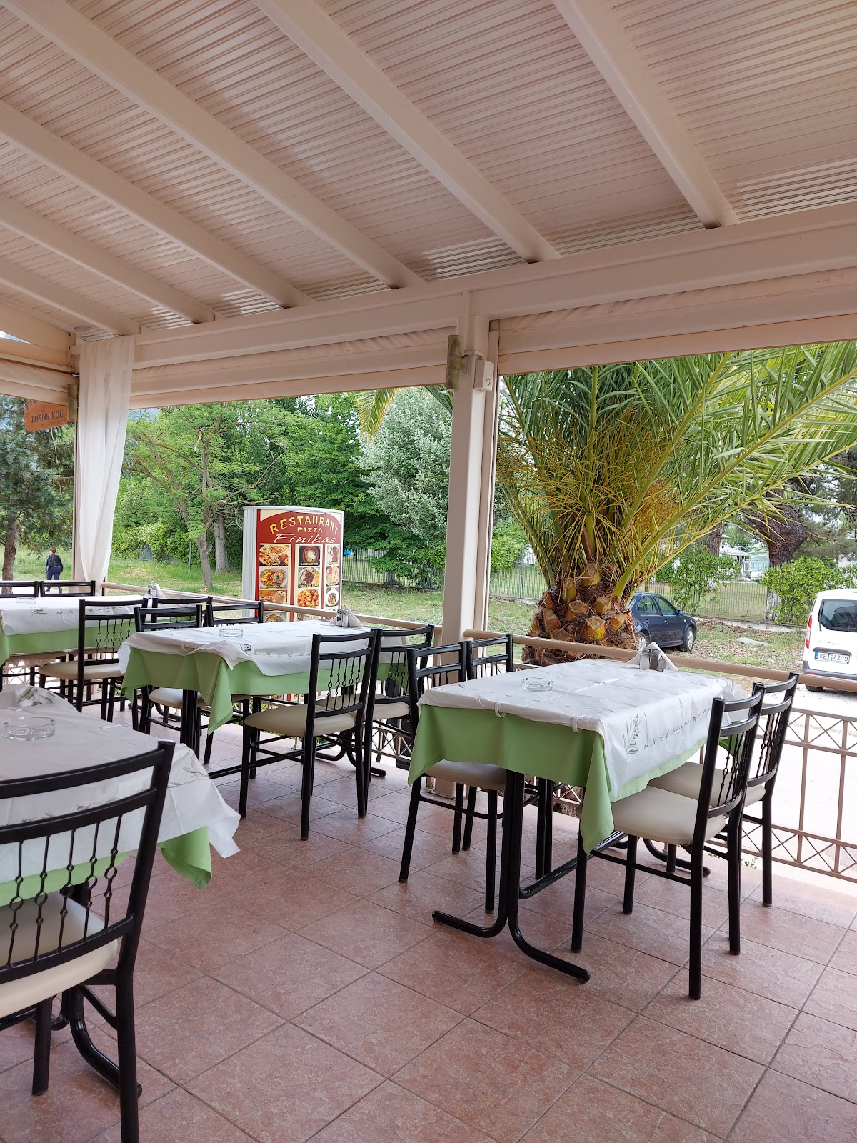 Taverna Finikas — tavernă în Golden Beach, Thassos