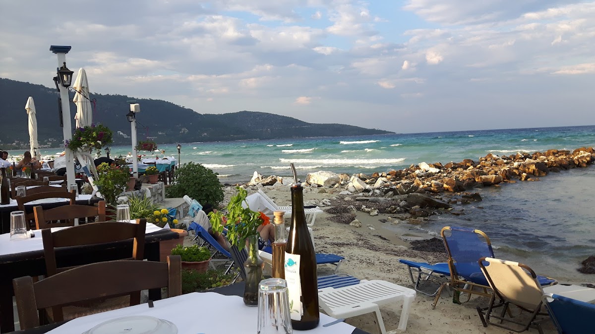 Taverna Krambousa — tavernă în Limenas, Thassos