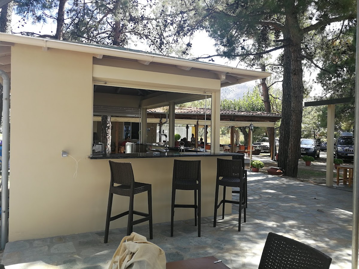 Taverna Ploumis — tavernă în Pachis, Thassos