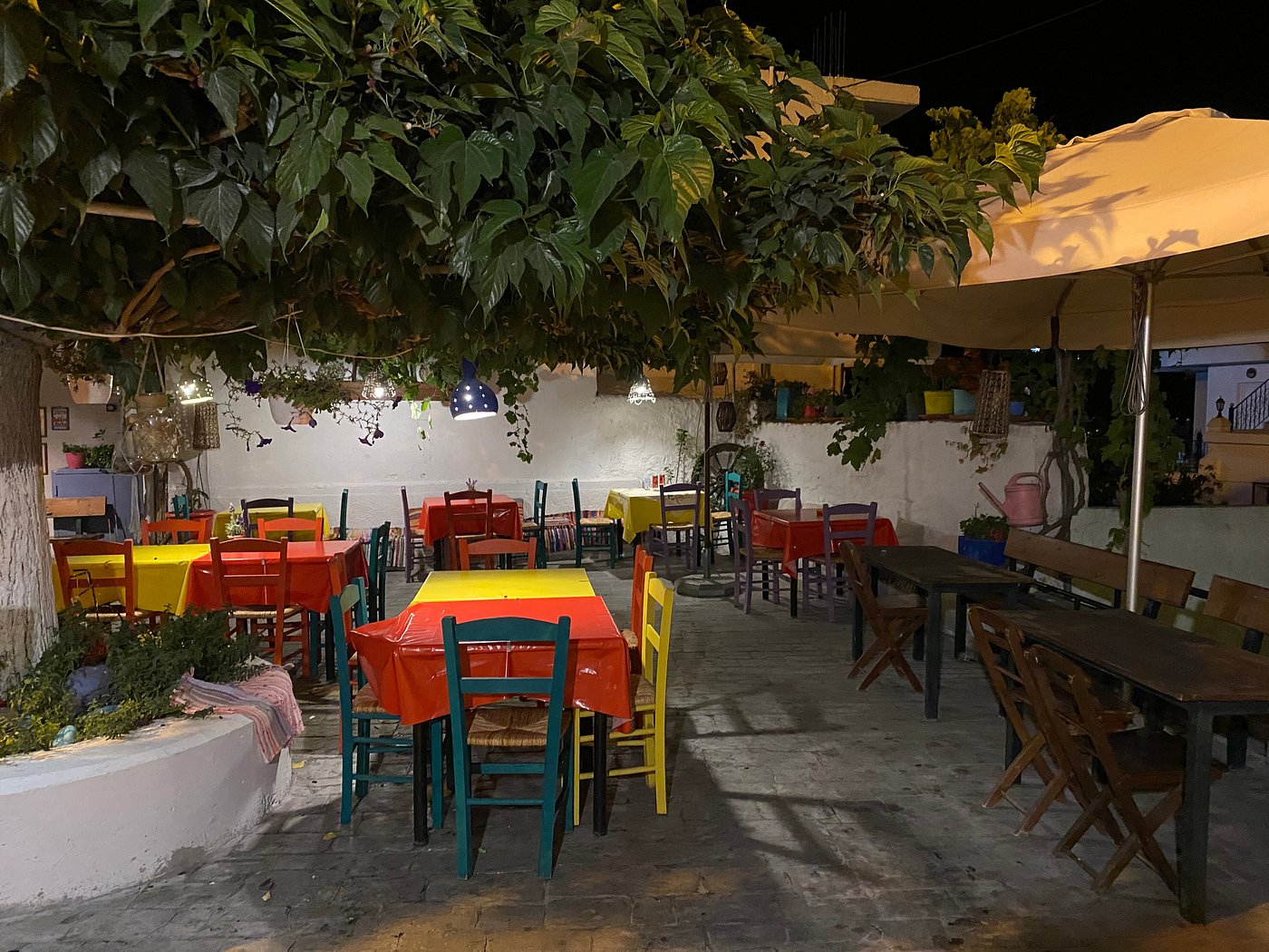 Taverna Petrino, Thassos