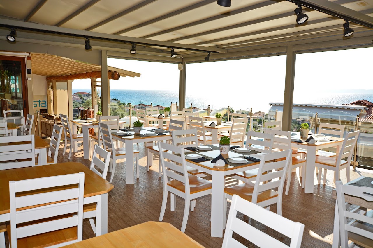 Bella Vista Pool Bar & Restaurant — tavernă în Skala Prinos, Thassos