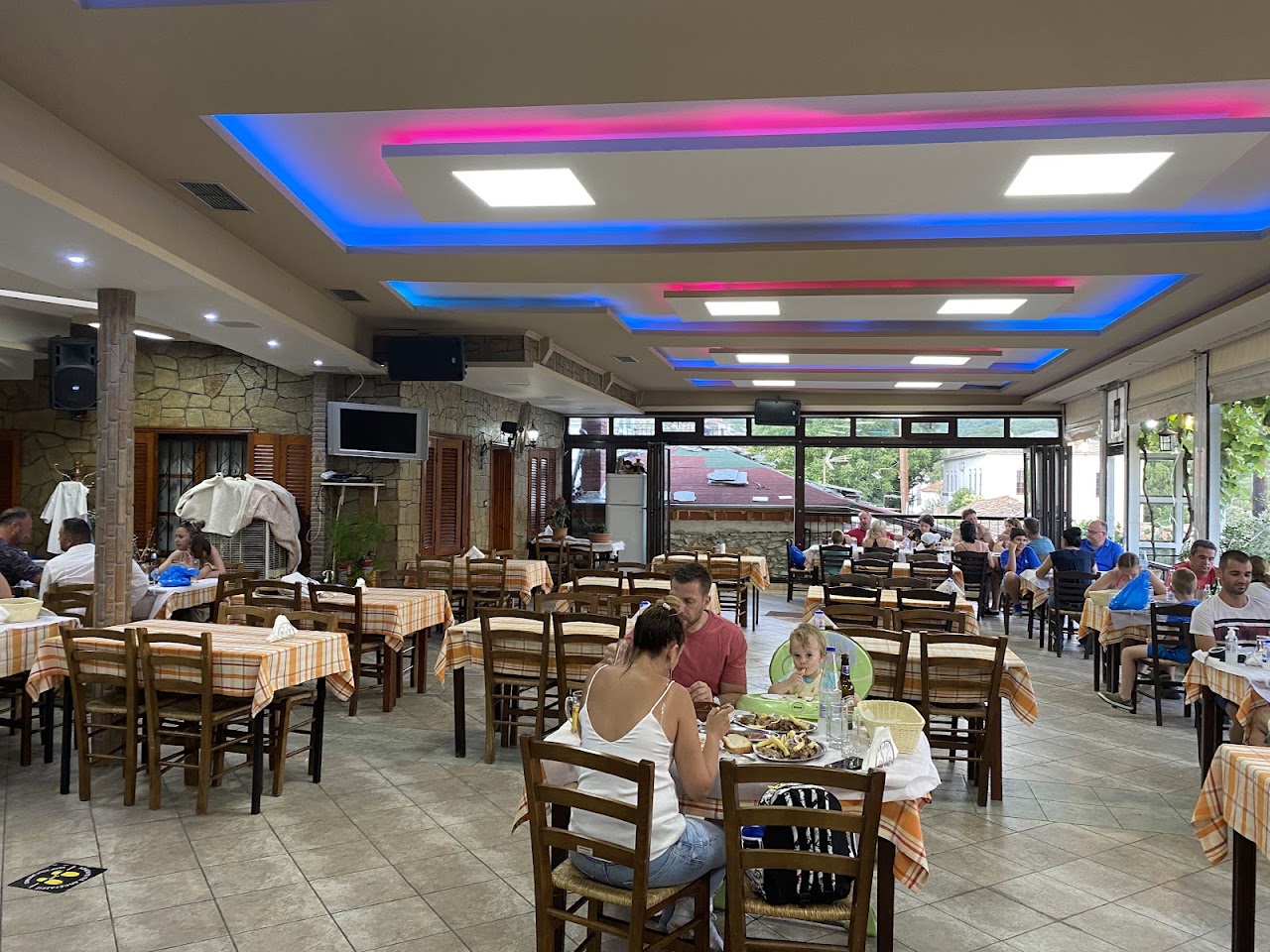 Iatrou Tavern — tavernă în Theologos, Thassos