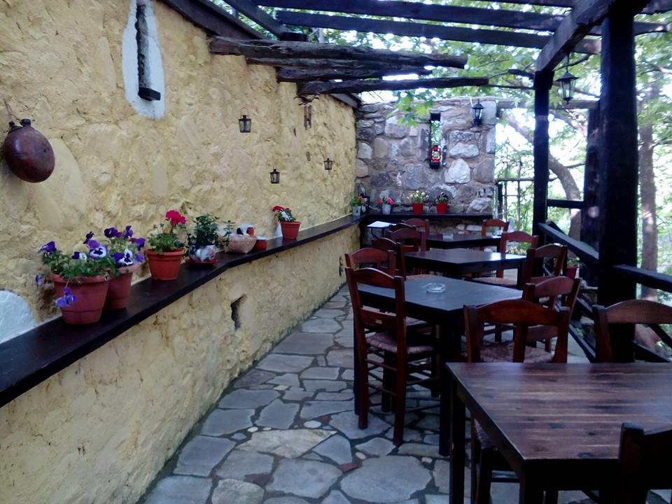 Neromilios Watermill Cafe Taverna — tavernă în Theologos, Thassos