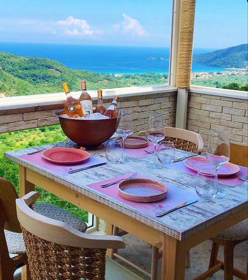 Utopia Restaurant- Winebar — tavernă în Skala Panagia, Thassos