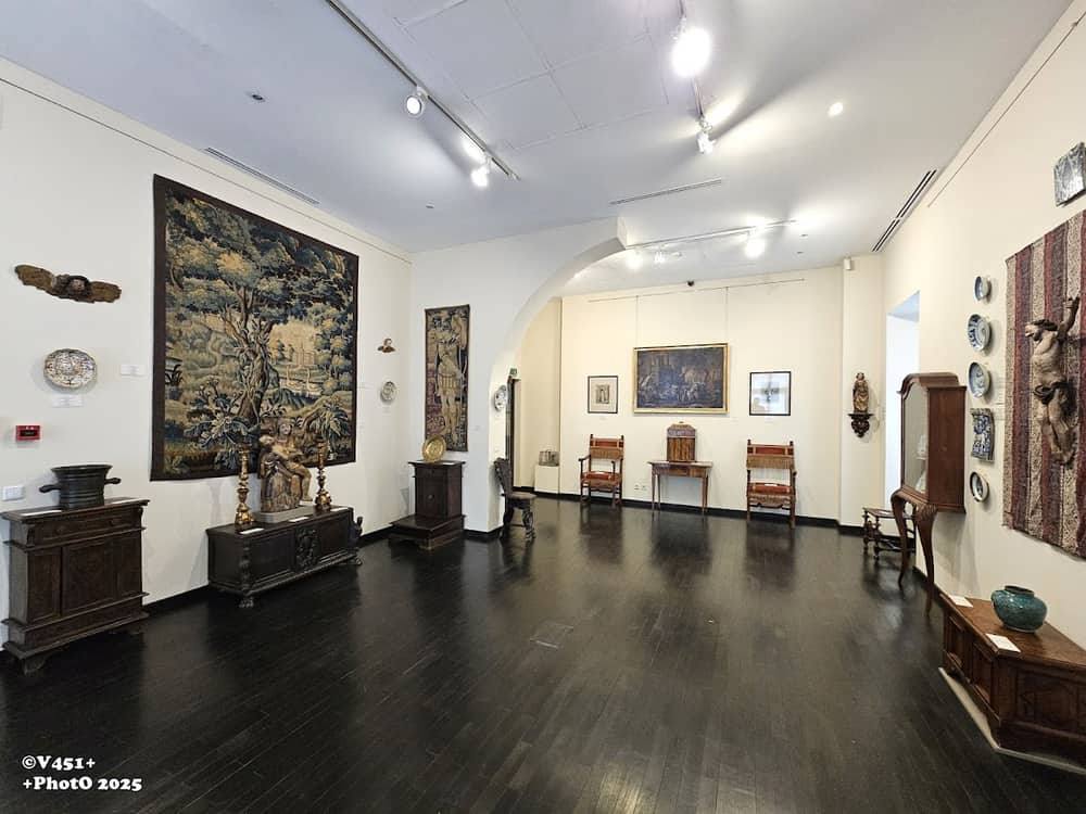 Muzeul Colecțiilor de Artă — 2