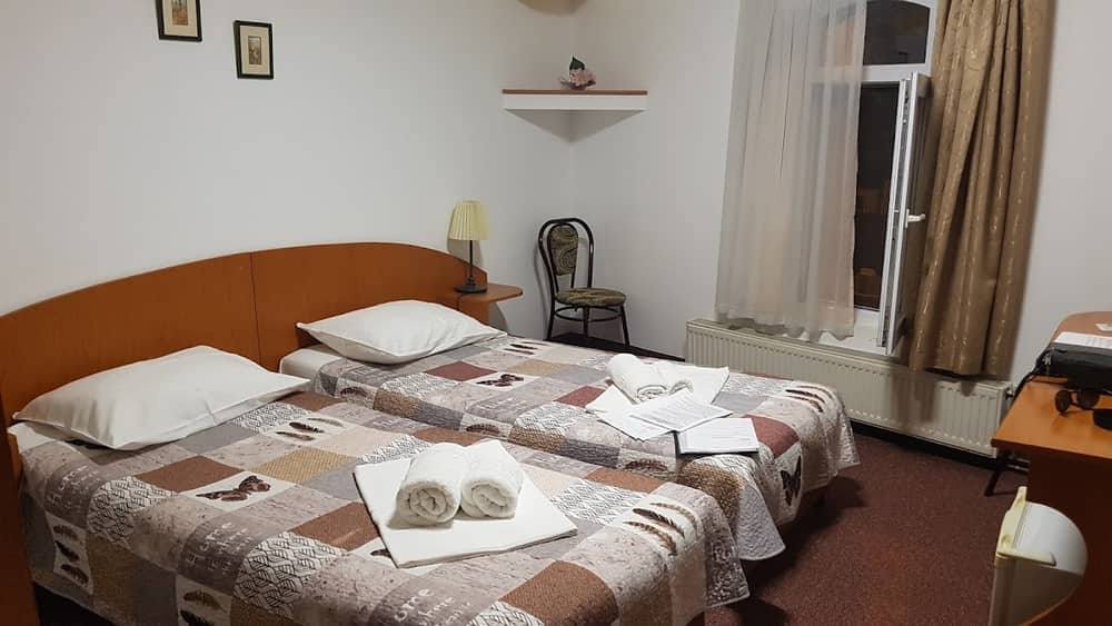 Casa Mică — 2